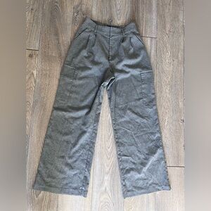 Hollister women’s Cargo Pants in Gray